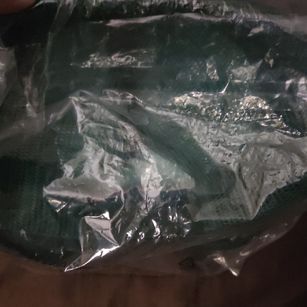 Ulta Beauty Dark Green Trucker Hat and Cooler Set - Picture 3 of 3